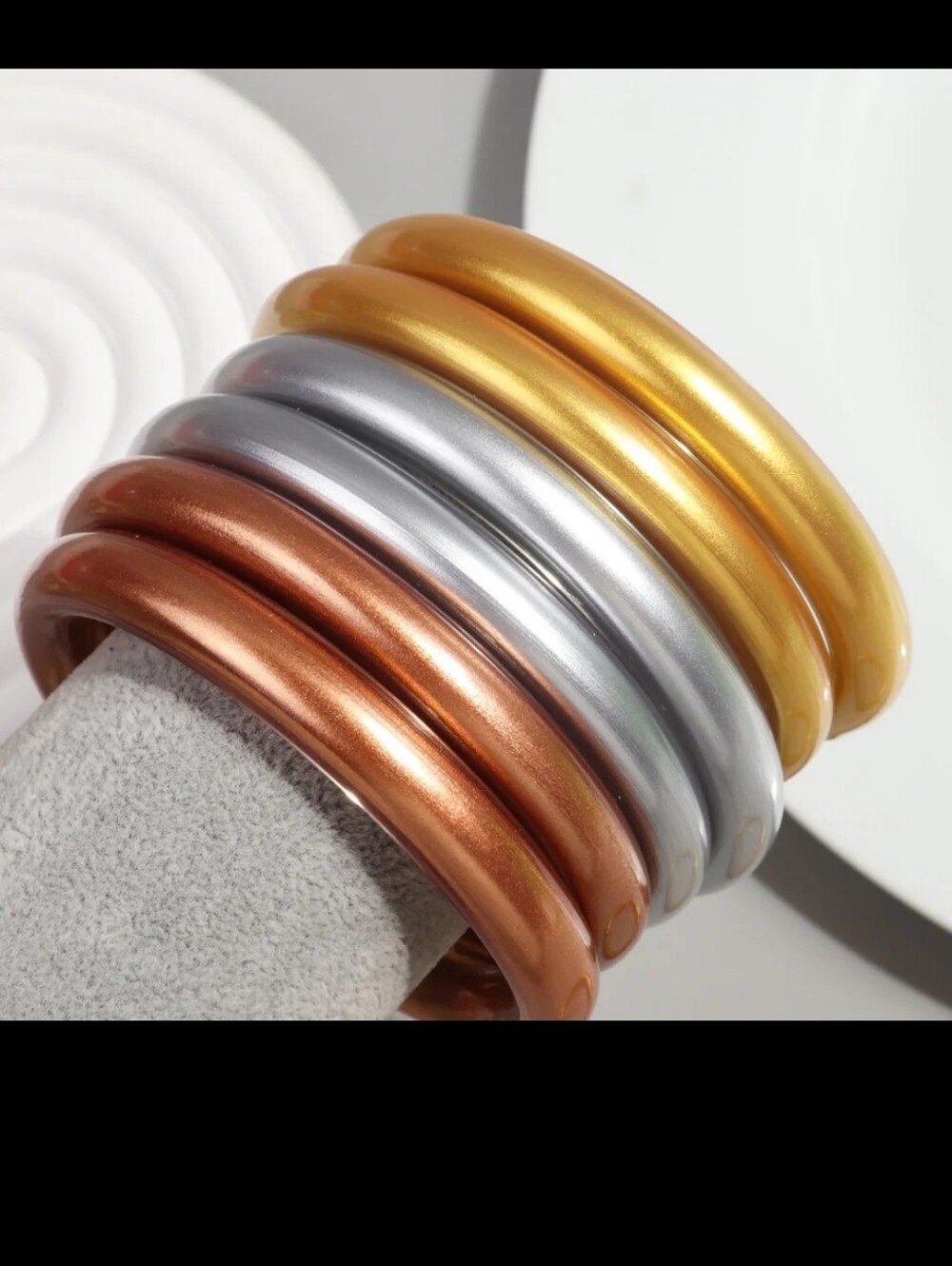 All Weather Trendy Wide Lightweigth Women Bracelets. Size Small - Picture 2 of 10